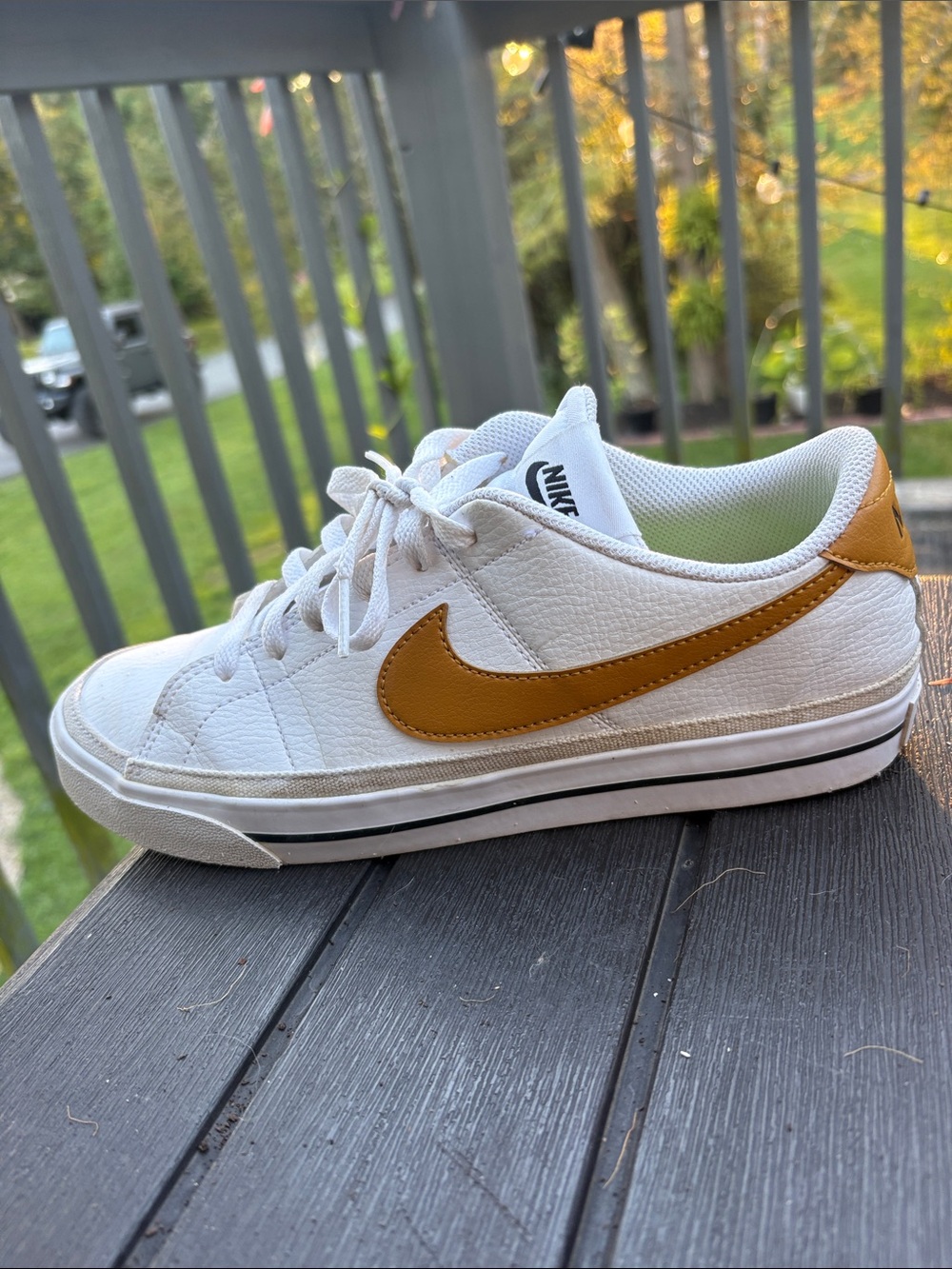 Nike Court Royale Sneakers